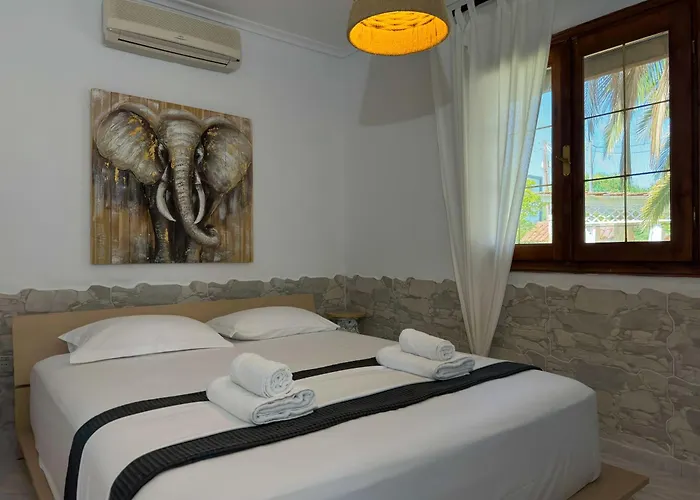 Palm Luxury In Kallithea