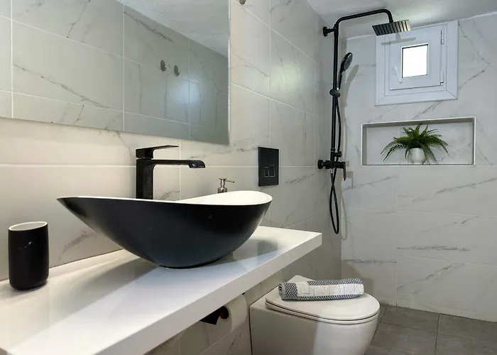 Palm Luxury In Kallithea *