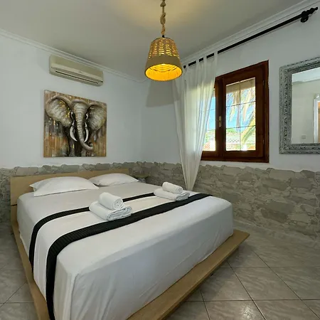 Palm Luxury In Kallithea *